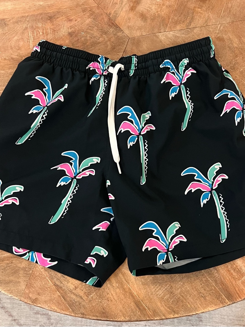 Chubbies swim trunks.
Men’s Medium.
5.5 inch inseam